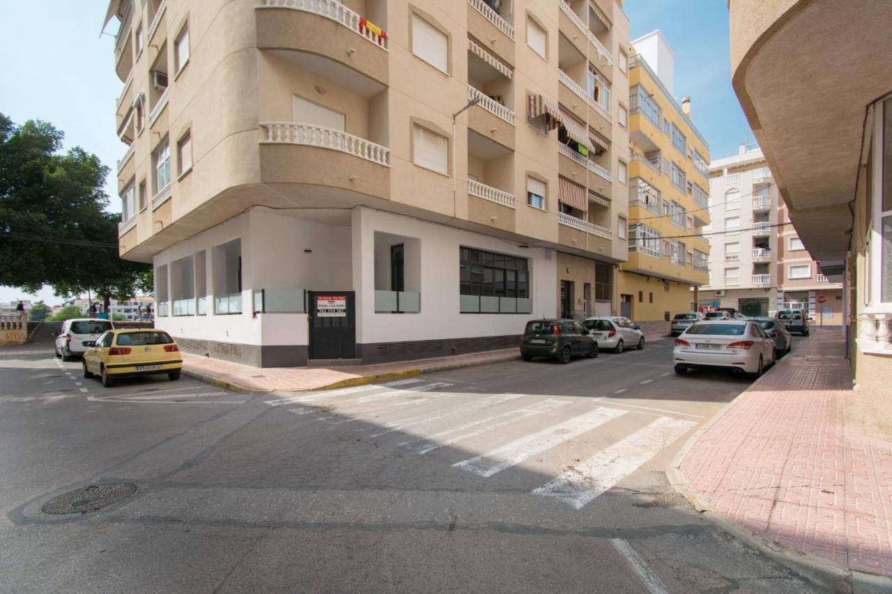 113 Beach And Trees - Alicante Holiday Torrevieja Dış mekan fotoğraf